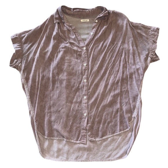 Sneak Peek Short Sleeve Button Down Blouse Shirt - Picture 2 of 6